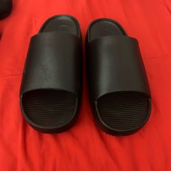 Nike Sandals Size 5