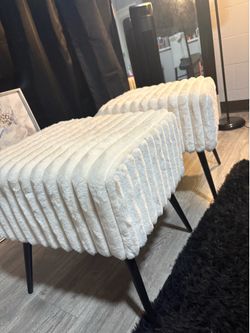Modern Cream Accent Ottomans (Set of 2) – Like New