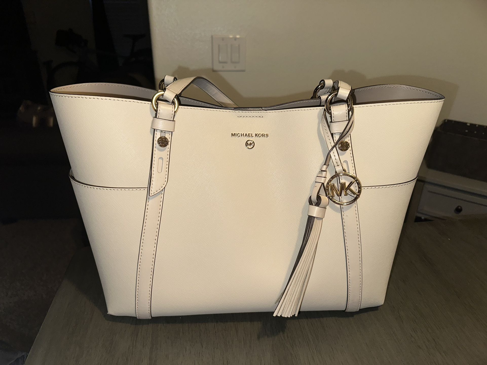 Michael Kors Sullivan Large Saffiano Tote Bag $80