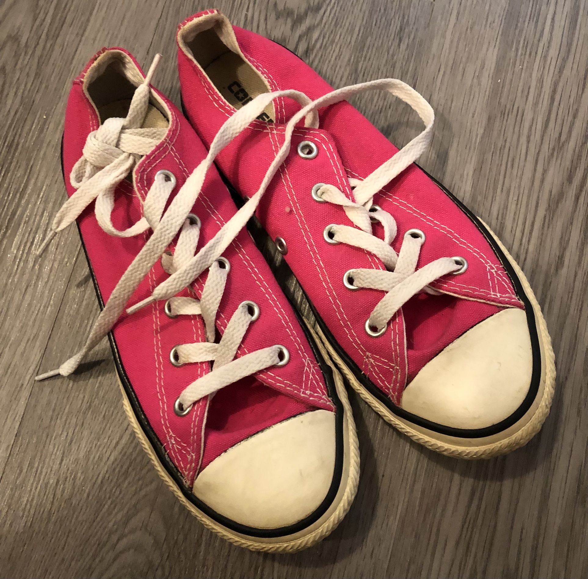 Girls Converse Size 2