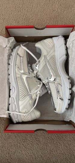 Nike Air Zoom Vomero 5 Chrome Toe Size 8.5