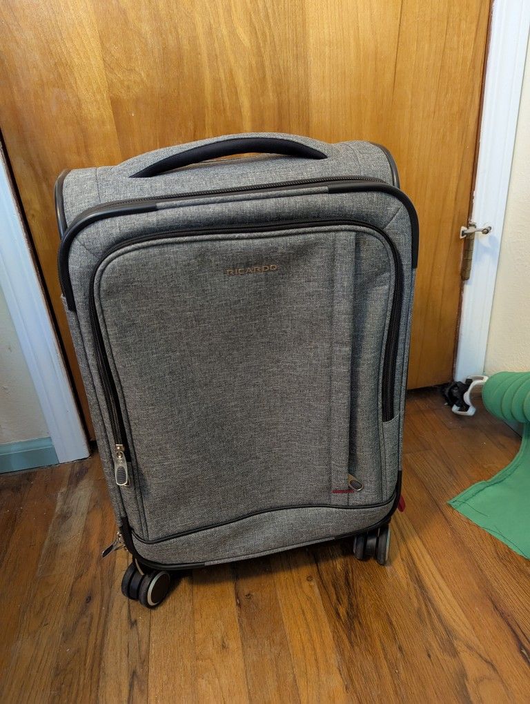 Ricardo Carry On