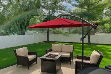 New 10FT Outdoor Umbrella - Patio Umbrella - Outdoor Sun Shade with Wind Vent & Adjustment - IN BOX