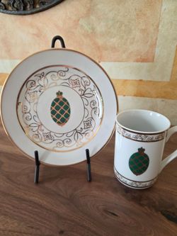 Holiday dishes and mugs