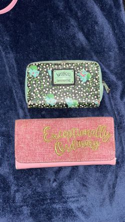 Lounge fly wallets