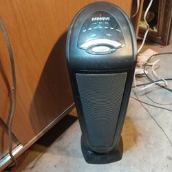 Lasko Ceramic Heater tower 1500 watts works great