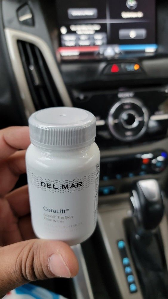 Del Mar Labs - CeraLift - 30 Day Supply - Doctor Formulated - for Reduction in Appearance of Fine Lines and Wrinkles - Anti-Aging Ceramide Retails 80$
