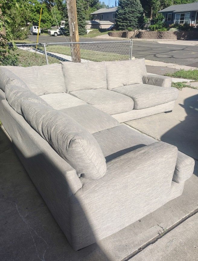 Sectional Couch (free delivery)