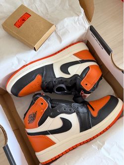 NEW 11c Little Kids Jordan 1 Retro High OG Shoes