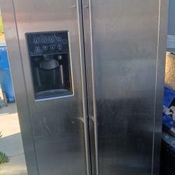General Electric double door refrigerator