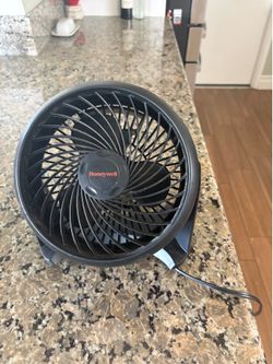 Desk fan 10” Height