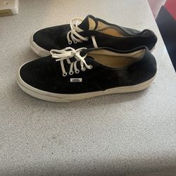 Vans Authentic Black Canvas Skate Shoes Men’s Size 7.5 / Women’s 9 – Classic Low Top Casual