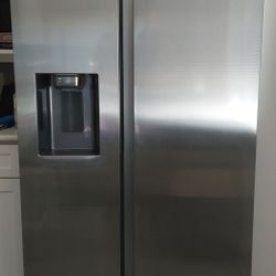 Like-new Samsung Fridge