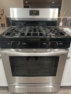 Frigidaire Stainless Steel Gas Range