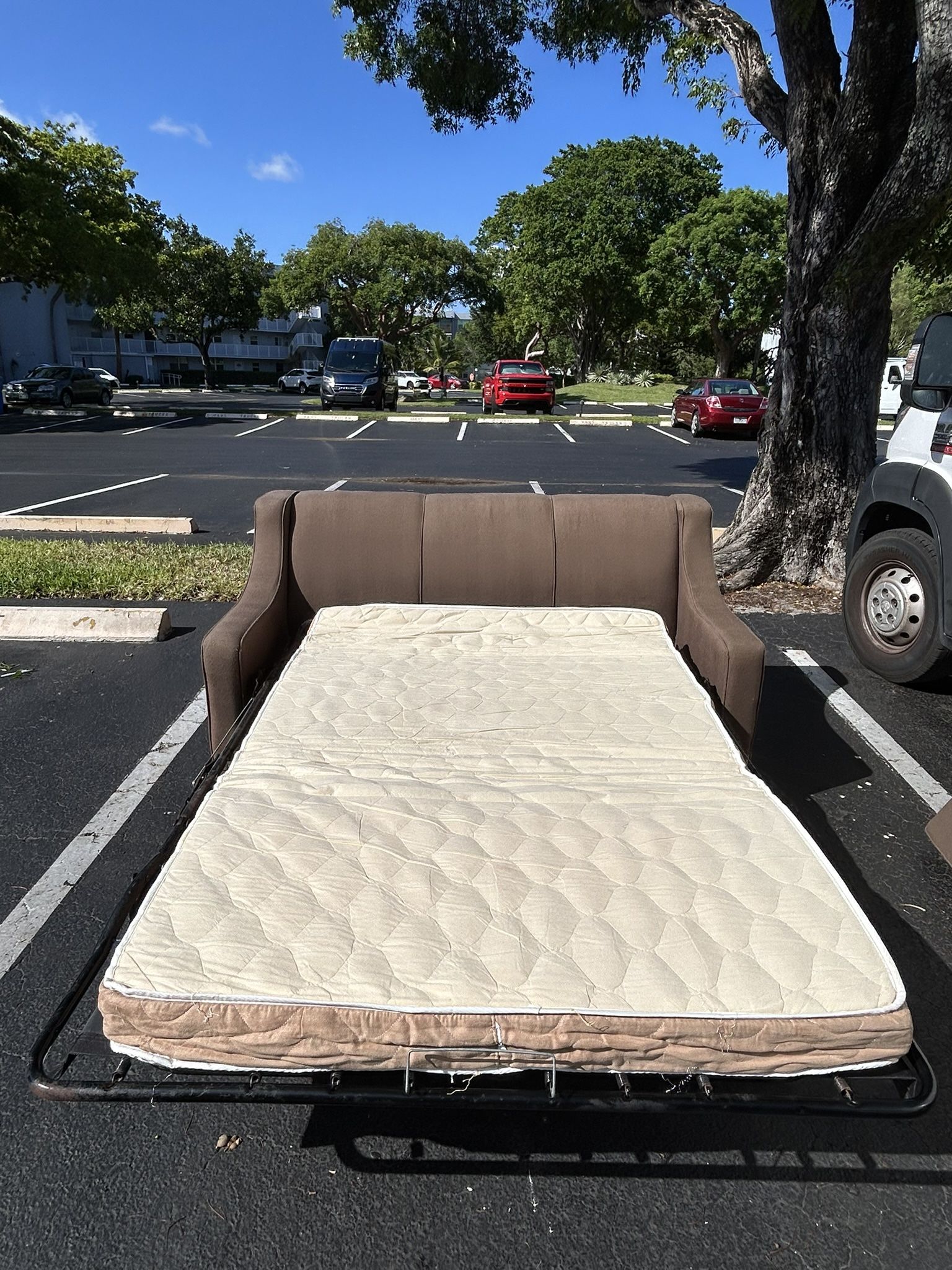 SOFA BED/ SLEEPER/ FABRIC / BROWN/ DELIVERY NEGOTIABLE 