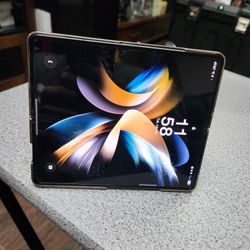 SAMSUNG GALAXY ZFOLD4  $575 OBO Open To Trades