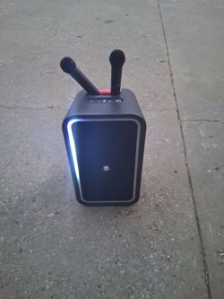 Skullcandy stomp speaker/karaoke machine