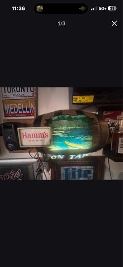Hamms broken barrel sign