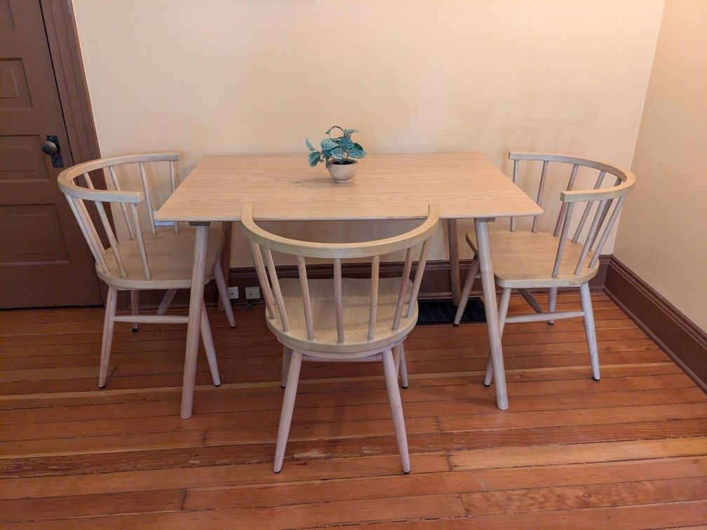 Sweet MCM boho style dining/kitchen table with 3 chairs