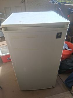 Mini fridge