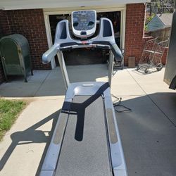 Precor TRM 833 Commercial Treadmill