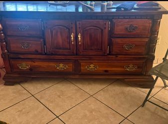 Link-Taylor colonial pine furniture set