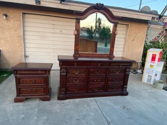 Dresser mirror and 1 night stand Cajonera con Espejo y y Buro