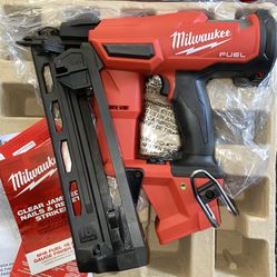 Milwaukee M18 FUEL 18-Volt Lithium-Ion Brushless Cordless Gen ll 16-Gauge Straight Finish Nailer (Tool Only) 