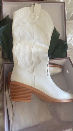 Cream Western Cowboy Boots Mid-Calf