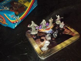 Miniature Medieval Figurines Nights With Armor Wizard With Ruby Goblins With Shields