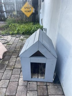 Wooden House For Cats Or Dogs 
