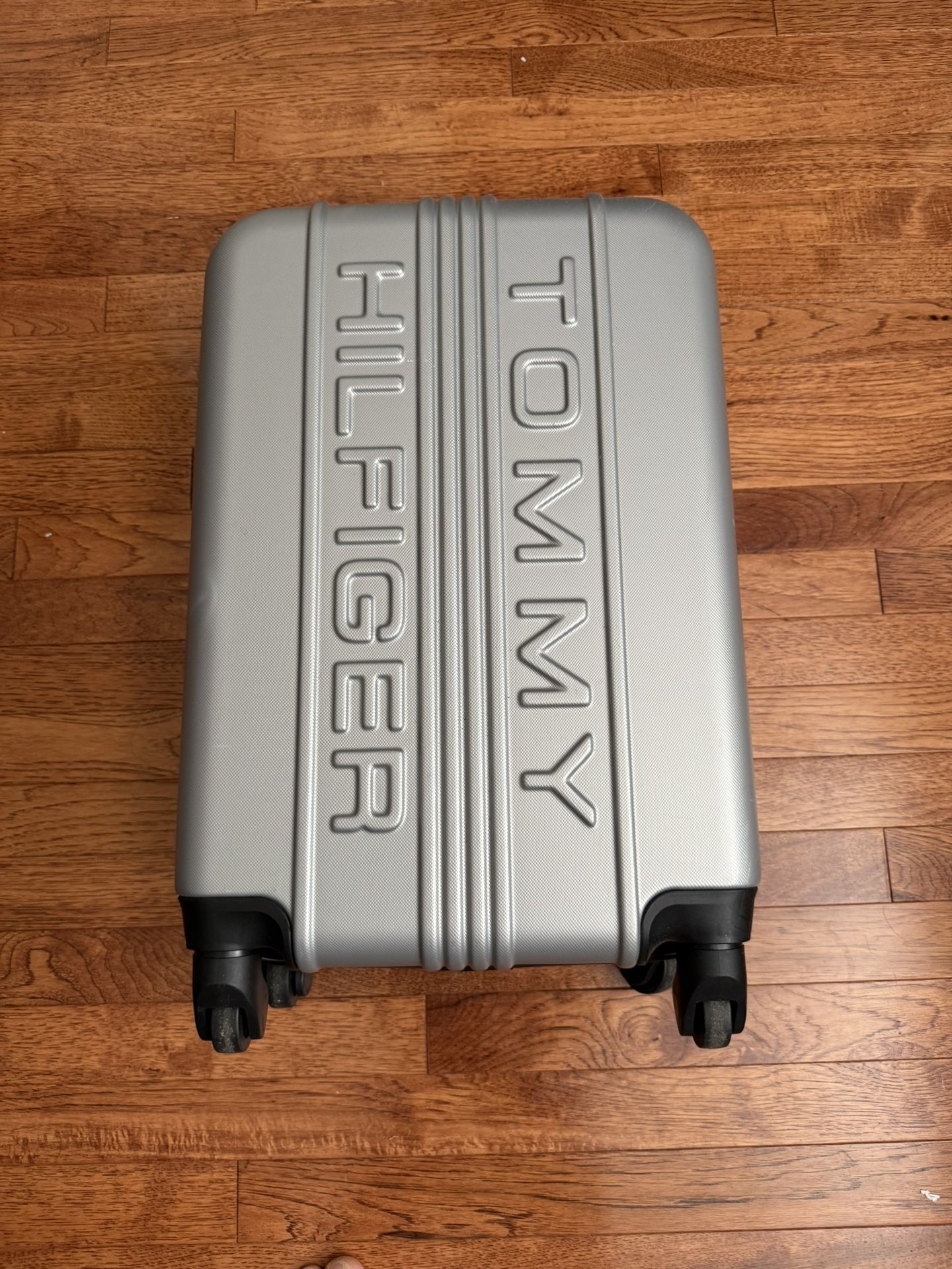 Tommy Hilfiger Cary On Suitcase