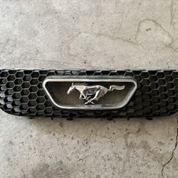 Mustang Grill  2004