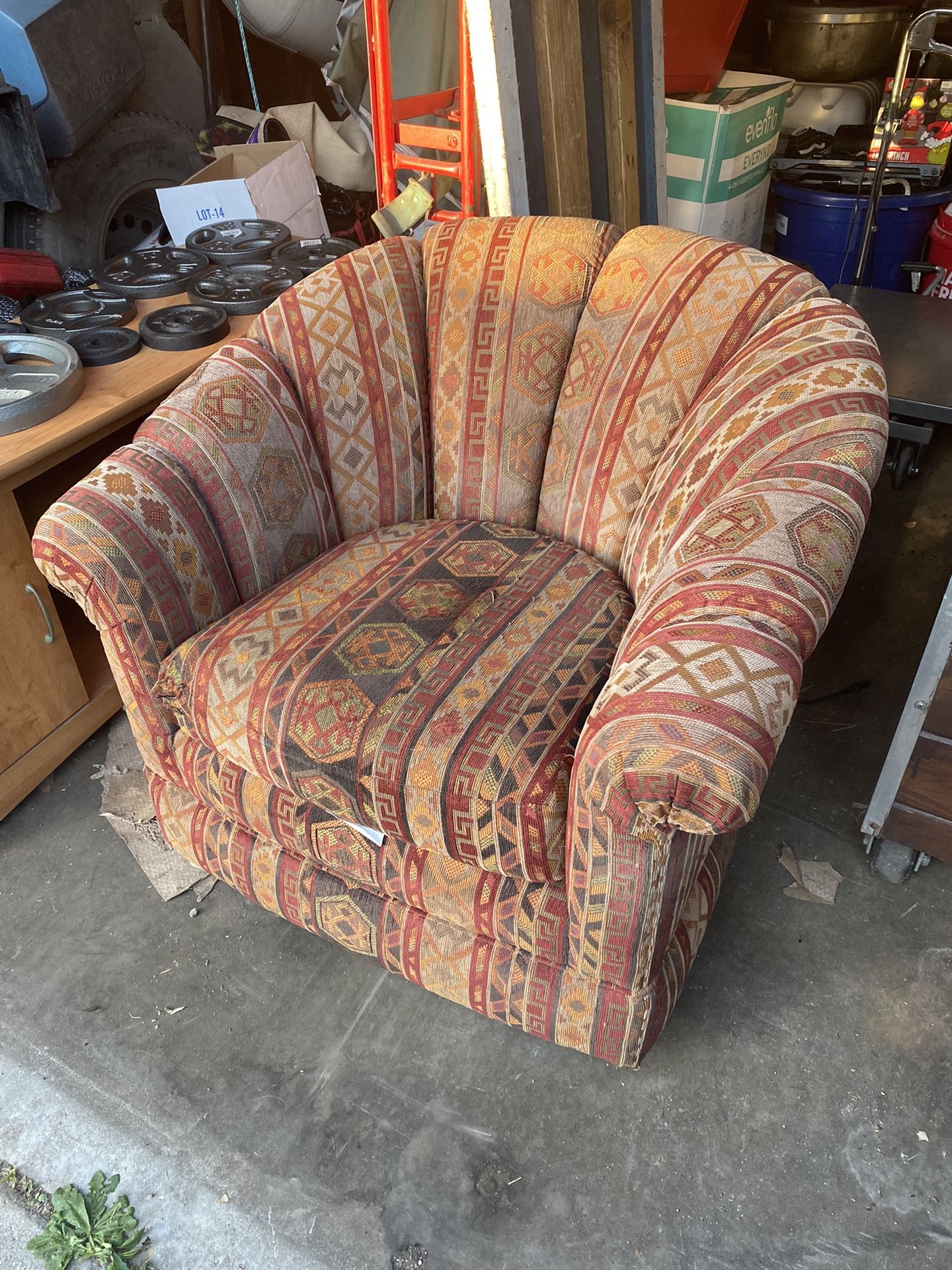 SWIVEL CHAIR COUCH