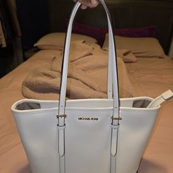 Michael Kors Charlotte Large Top Zip Tote - Optic White Saffiano - Style 35F0SCFT3L