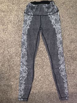 Rare Lululemon naked snakeskin Worn once
