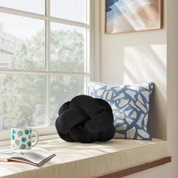 Shaped Knot Pillow