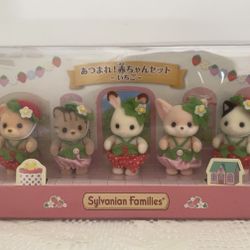 Sylvanian Families Strawberry Costume Babies Set – Brand New / Sealed