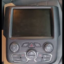 Uconnect 8.4 Jeep Ram