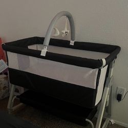 bedside bassinet 