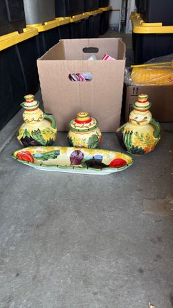 Pamela Gladding VINTAGE  4 piece Fruits And Veggies Theme Set Like New 