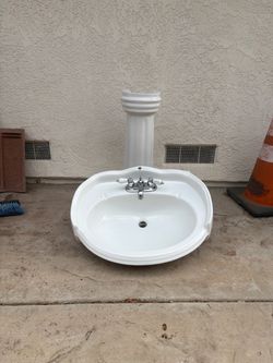 Glacier Bay White Pedestal Sink w/ Faucet – Used
