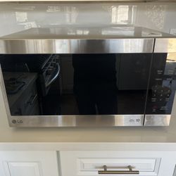 LG Counter Top Microwave