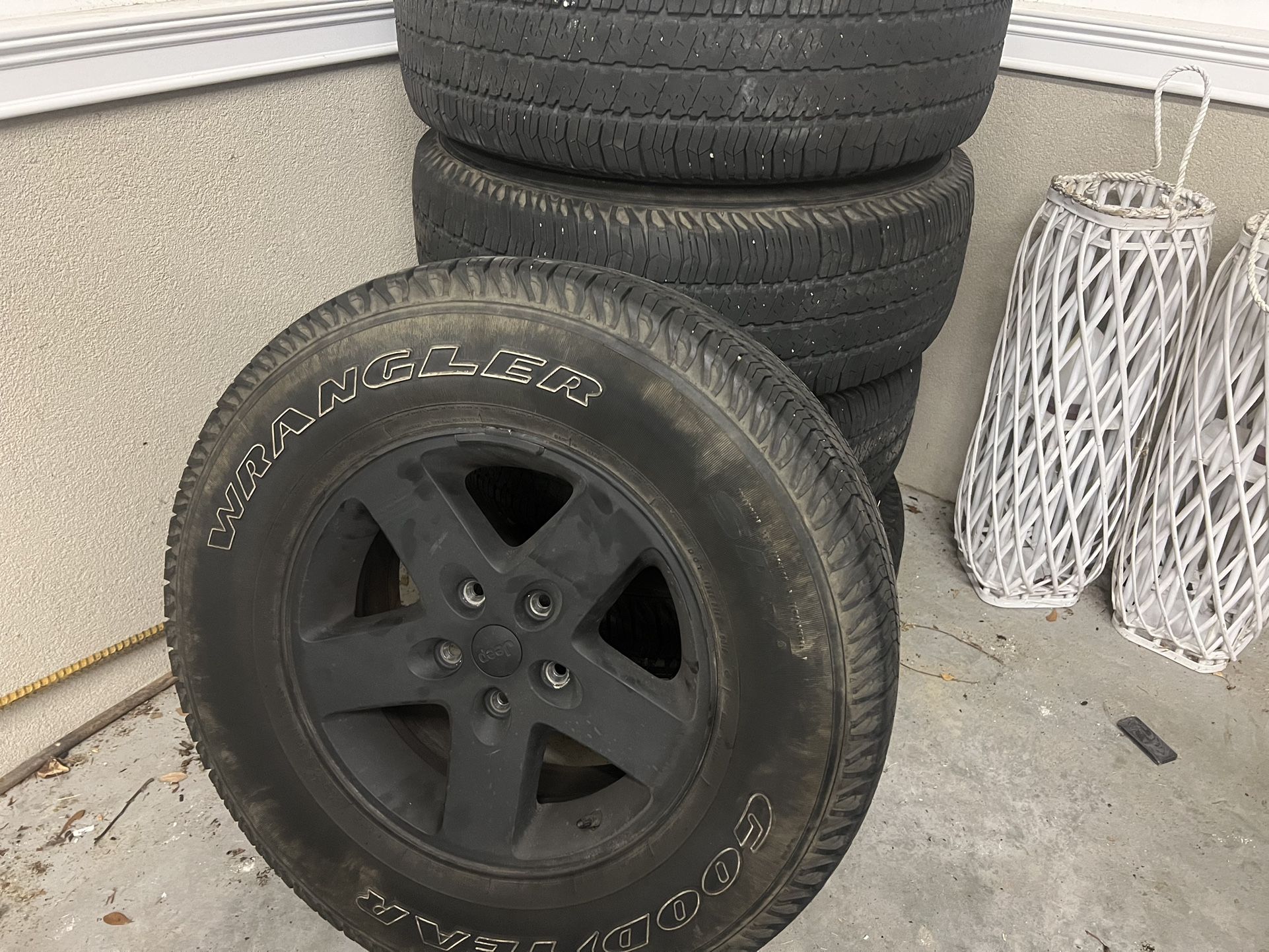 Stock Jeep Wheels and Tires