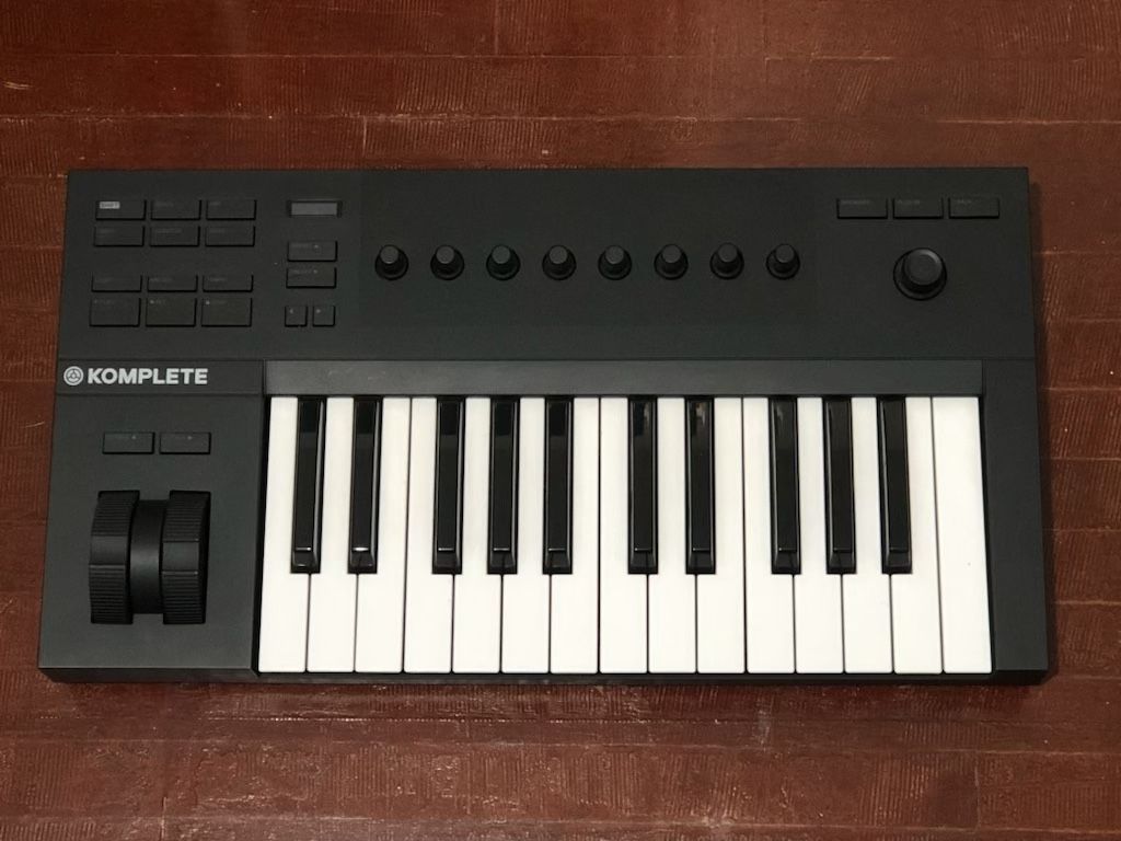 KOMPLETE KONTROL A25