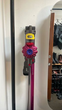 Dyson V7 vacuum