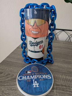 Dodgers reflector Lamp & Champs.  Chain 🩵