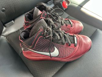 NIKE LEBRON VII 7 (GS) SIZE 5.5