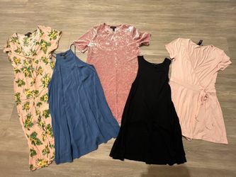 Ladies’ FOREVER 21 Lot- Includes 7 Dresses, 1 Romper, 7 Tops