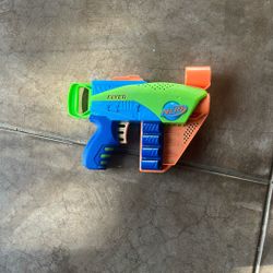 This Nerf Gun Shoots 80 Ft Holds Bullets